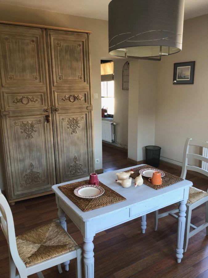 Le Petit Chapitre : Maison De Charme Daire Fosses-La-Ville Dış mekan fotoğraf